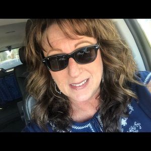 Meet your Posher, Melissa